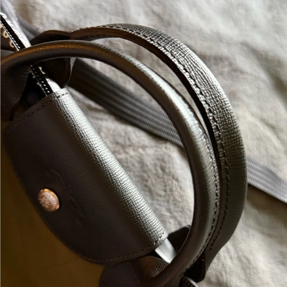 Longchamp Small Pliage Crossbody Olive Green & Black leather trim - Picture 3 of 3